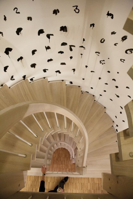 Oleksiy Koval, “Die Treppe”, 2012, ink on wall, private collection, Starnberg. Photo © Klaus Mauz