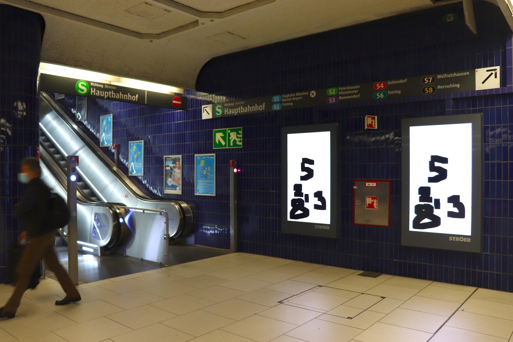 Schwarz auf Weiß
Oleksiy Koval, digital painting, 2020
Marienplatz, Munich