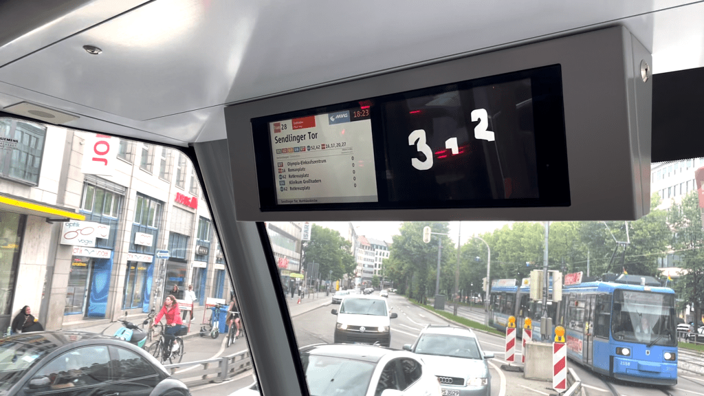 Eins, zwei, drei
Oleksiy Koval 2021
Full HD, digital painting