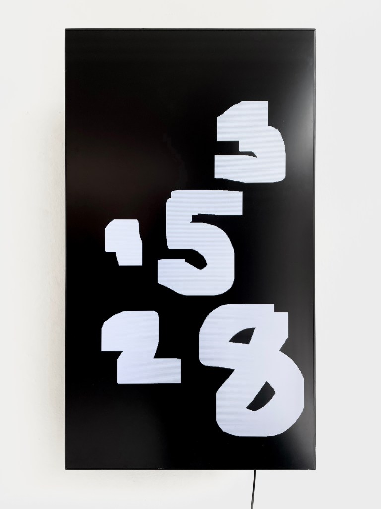 Fünf
Oleksiy Koval, 2020
Full HD, NEC X462UN 46" 
Super+Centercourt Munich 