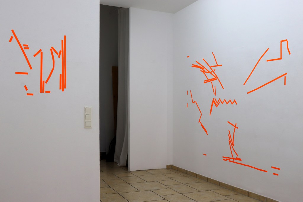 DrDDr composition by Thomas Rieger
Epigonal composition by Daniel Geiger
The Beautiful Formula Collective
Karina Bugayova, Daniel Geiger, Oleksiy Koval, Thomas Rieger, Veronika Wenger, Michael Wright
Tape on wall, ep.contemporary Berlin, 2022