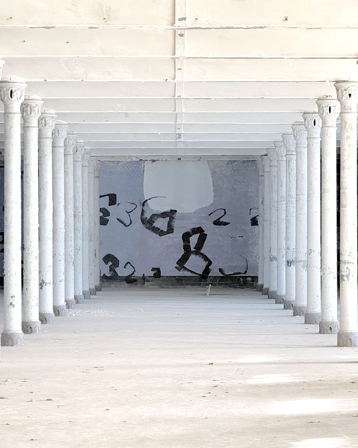 Must sinivalgel (Detail)
Oleksiy Koval, 2026
approx. 4 m × 30 m, wall paint on tiles
Kreenholmi Manufaktuur, Narva